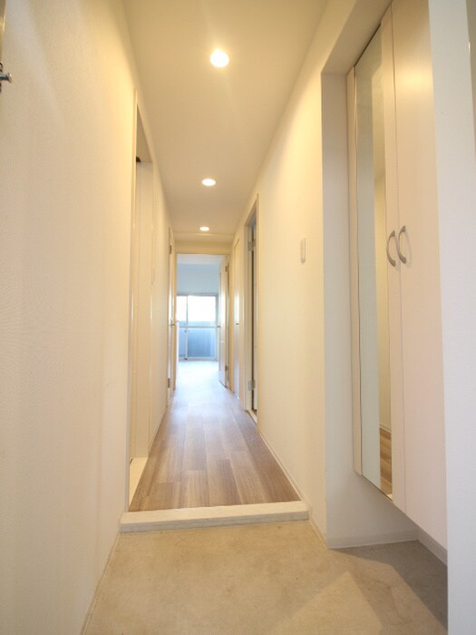 物件内観写真16　(玄関)