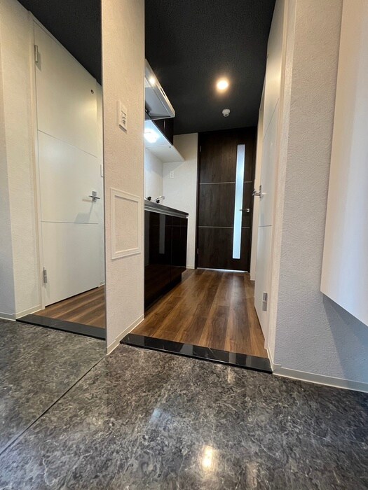 物件内観写真9　(玄関)