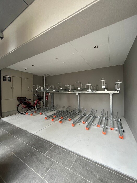 物件外観写真5　(駐輪場)