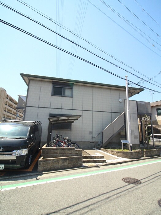 物件外観写真2　(エントランス部分)