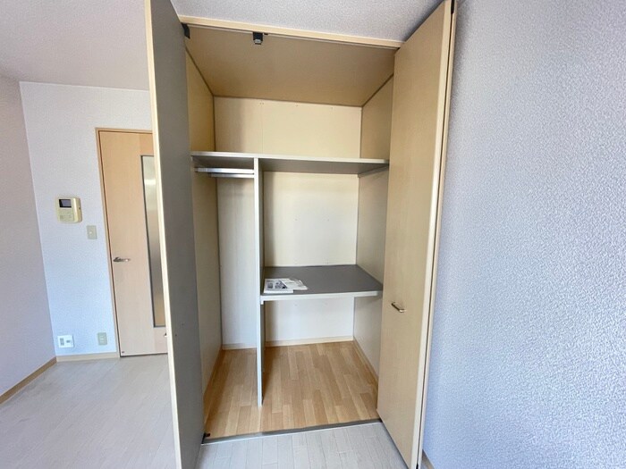 物件内観写真13　(収納)