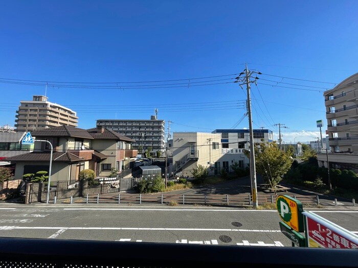 物件内観写真22　(室内からの展望)