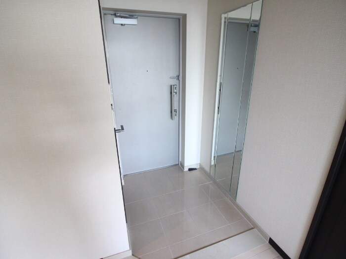 物件内観写真16　(玄関)