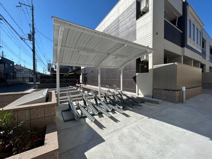 物件外観写真3　(駐輪場)