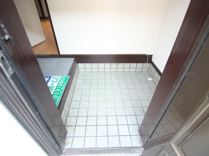物件内観写真17　(玄関)