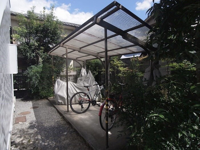 物件外観写真2　(駐輪場)