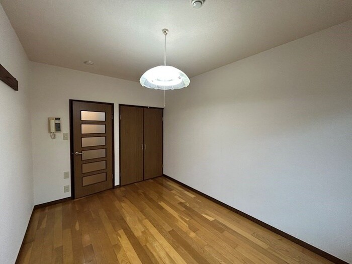 物件内観写真6　(居室)