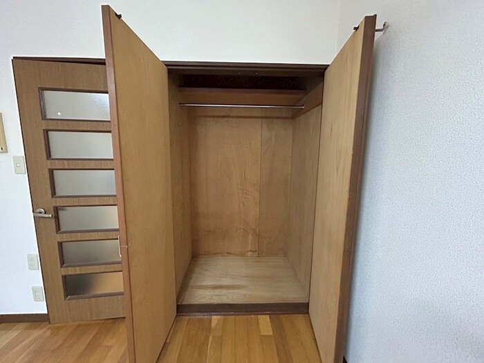 物件内観写真12　(収納)