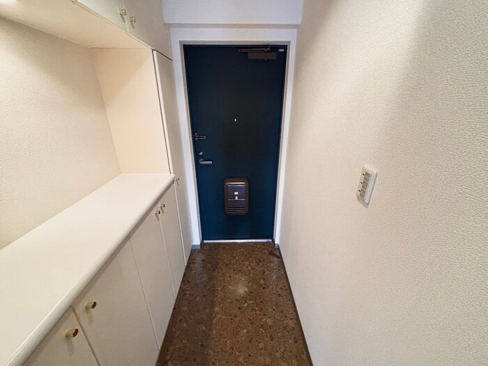 物件内観写真16　(玄関)