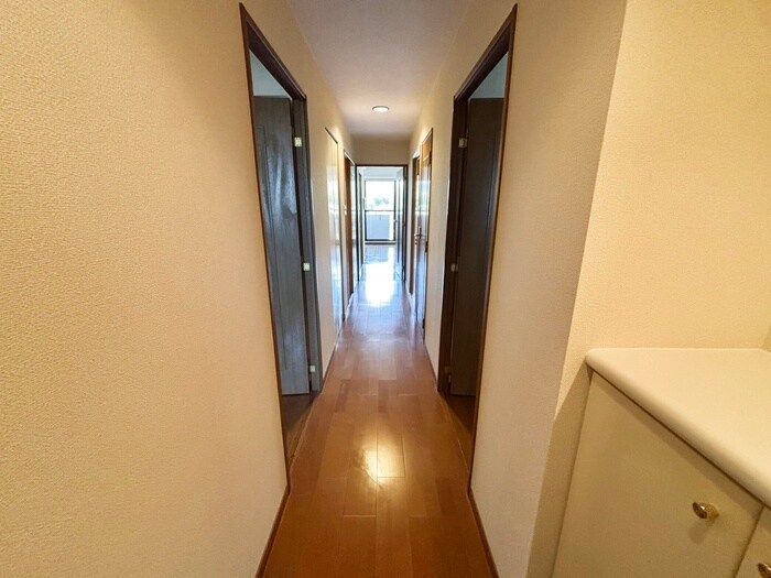 物件内観写真17　(廊下)