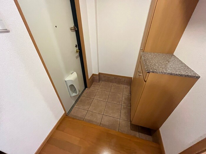 物件内観写真15　(玄関)