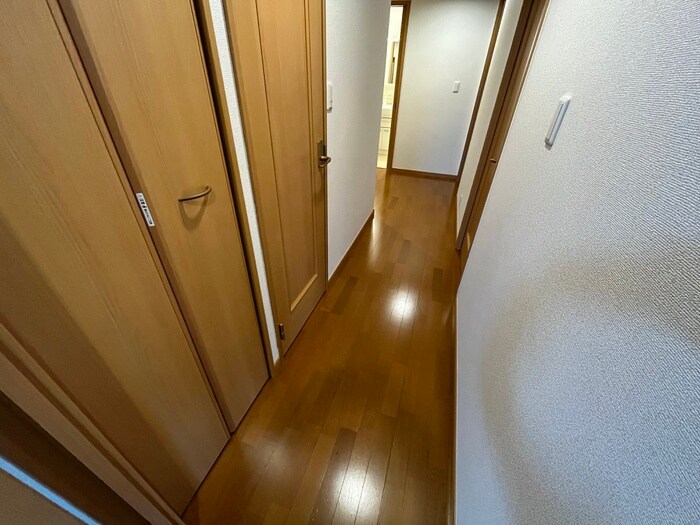 物件内観写真17　(廊下)