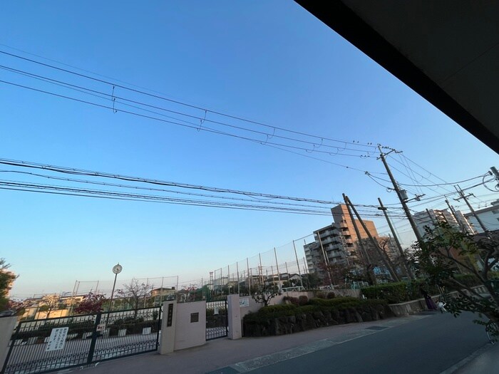 物件内観写真19　(室内からの展望)