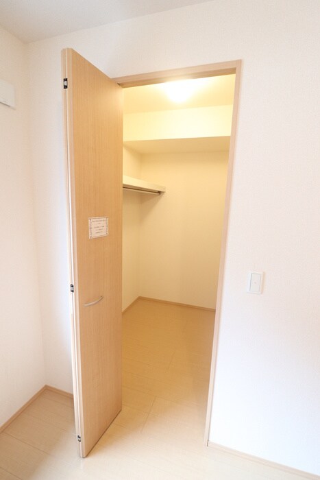 物件内観写真11　(収納)