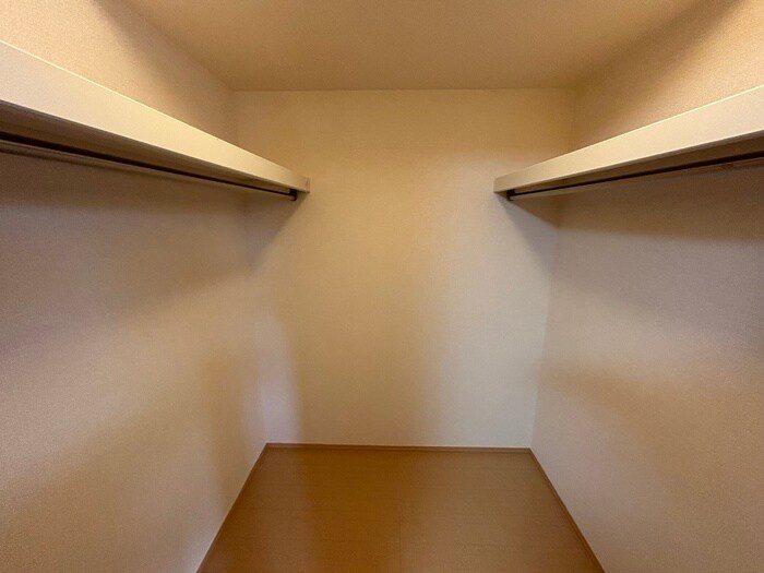 物件内観写真11　(収納)