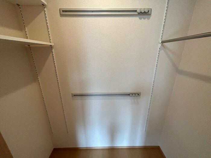 物件内観写真18　(収納)