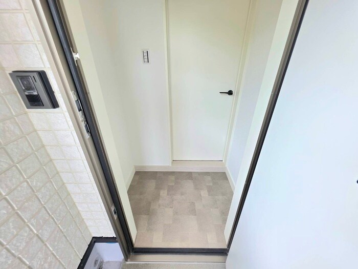 物件内観写真7　(玄関)