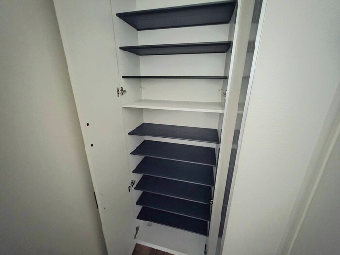 物件内観写真8　(靴箱)