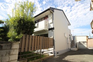 ロイヤルハイツ並木外観写真