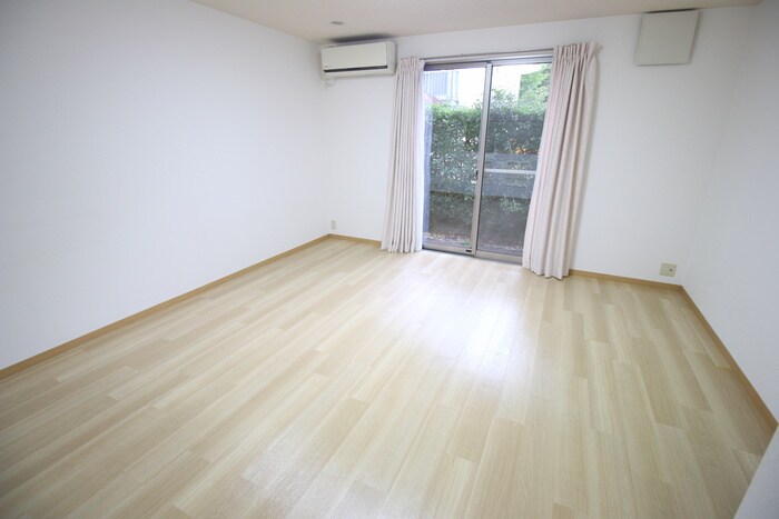 物件内観写真5　(居室)