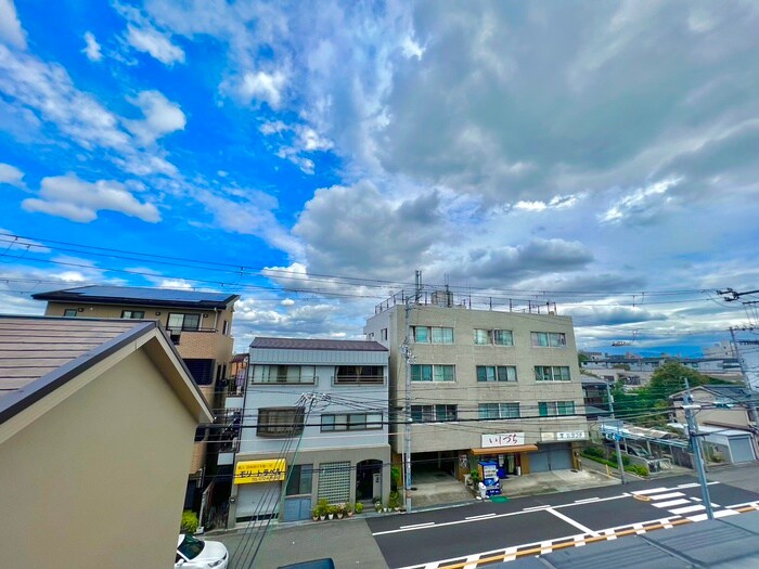 物件内観写真22　(室内からの展望)