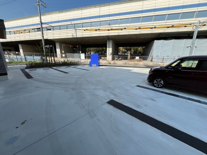 物件外観写真6　(駐車場)