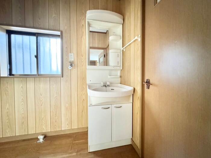 物件内観写真11　(洗面)