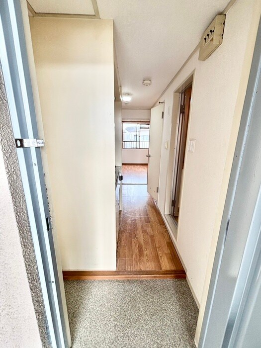物件内観写真18　(廊下)