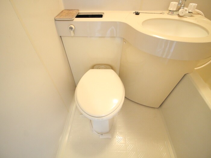 物件内観写真14　(トイレ)