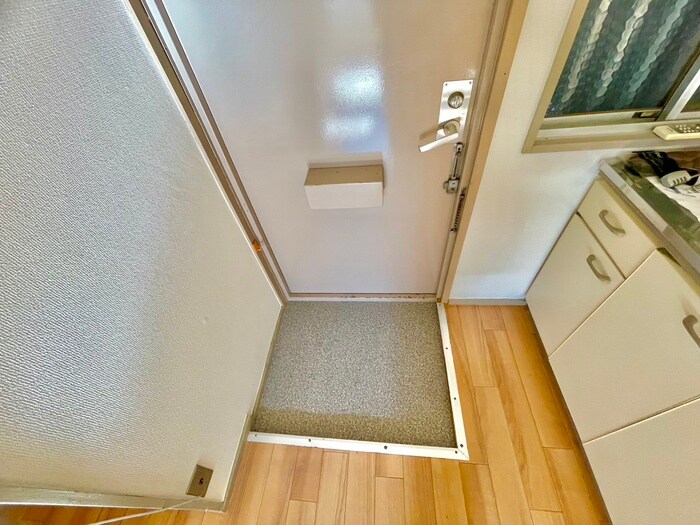 物件内観写真17　(玄関)