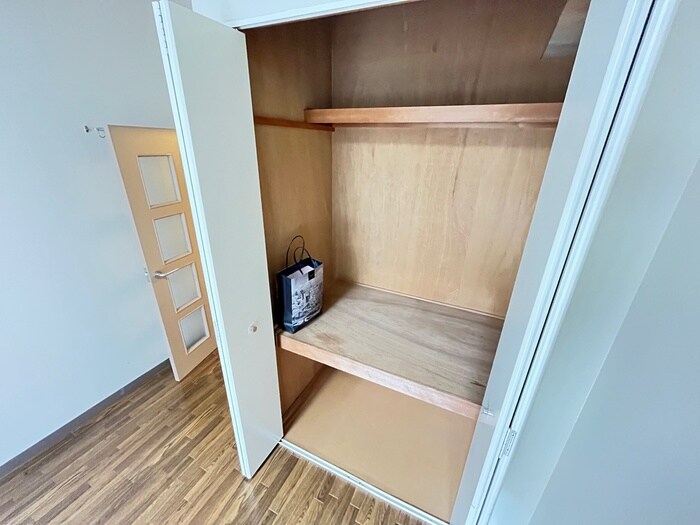 物件内観写真12　(収納)