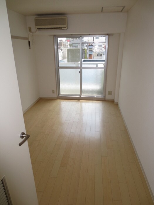 物件内観写真4　(居室)