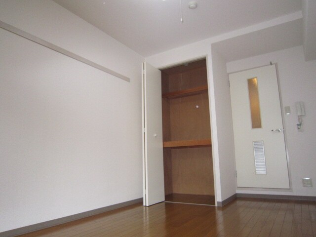 物件内観写真10　(収納)