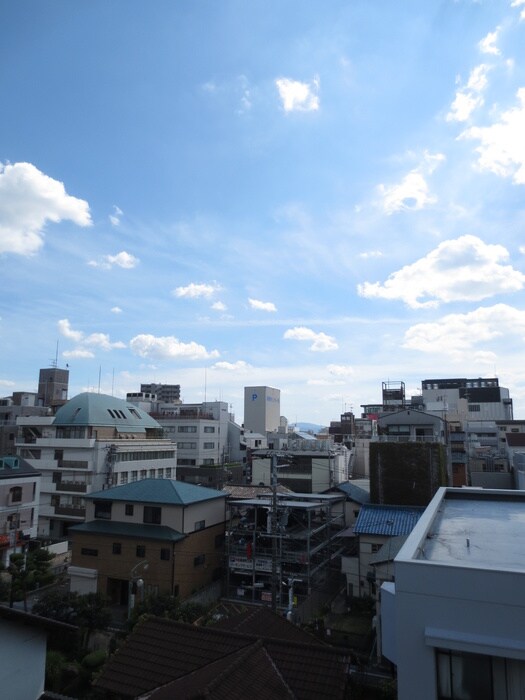 物件内観写真11　(室内からの展望)