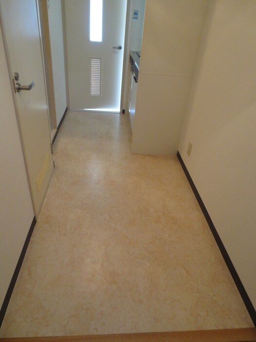 物件内観写真12　(廊下)