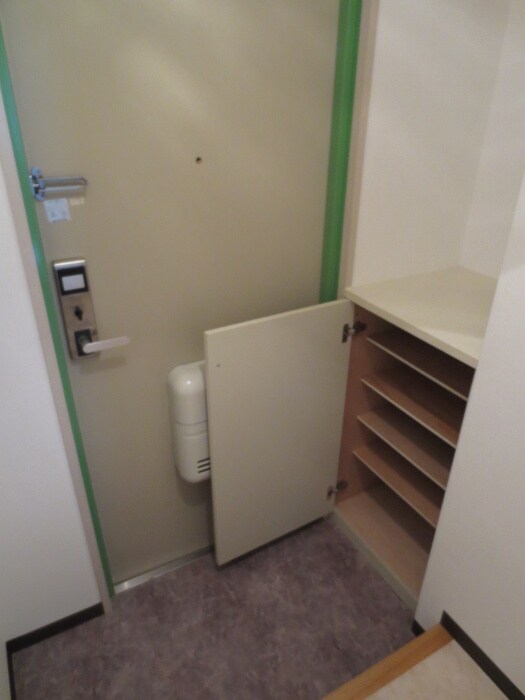 物件内観写真13　(靴箱)