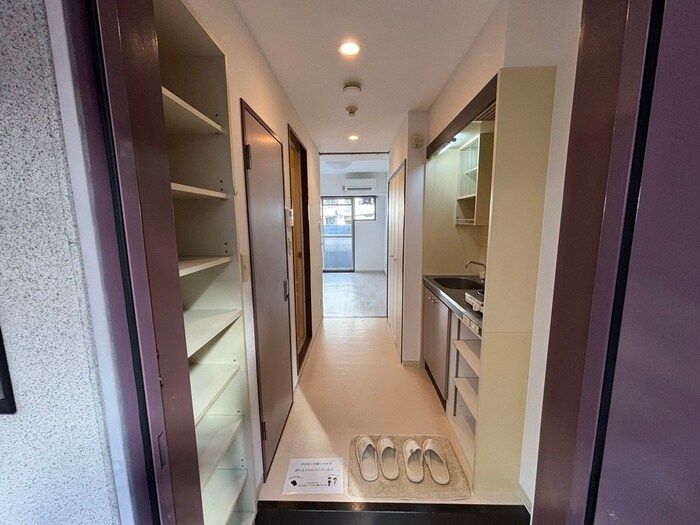 物件内観写真11　(玄関)