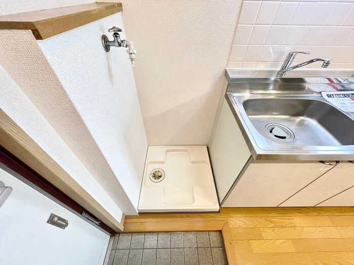 物件内観写真15　(洗濯機置場)