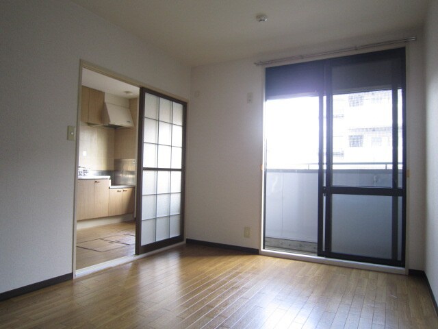 物件内観写真4　(居室)