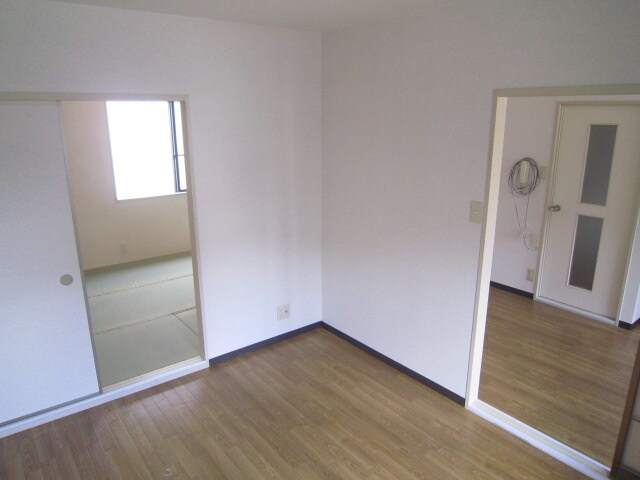 物件内観写真8　(居室)