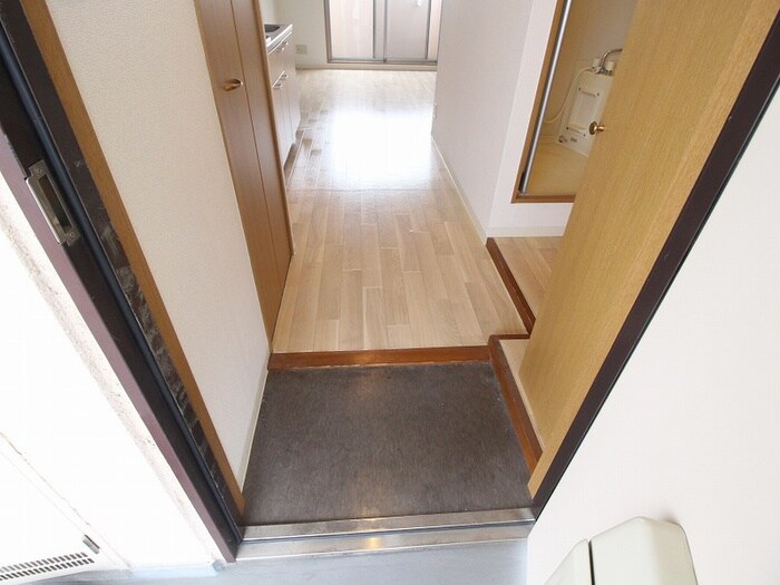 物件内観写真7　(玄関)