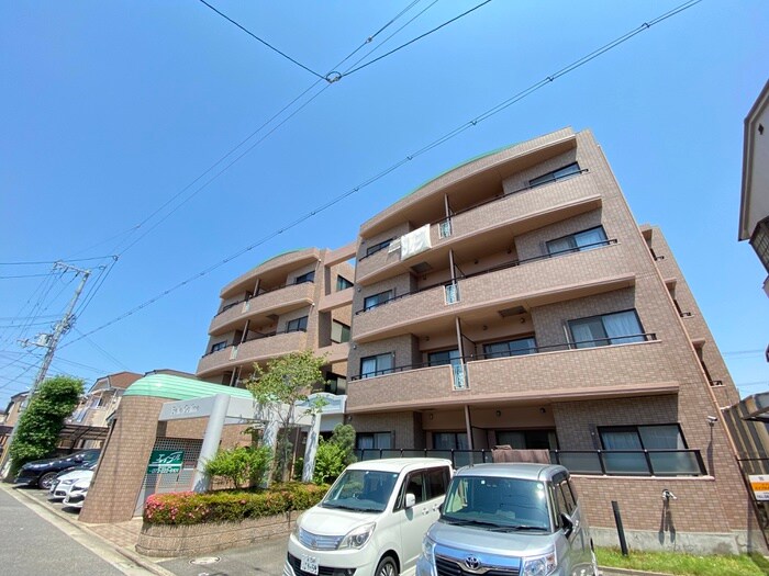 Belle Collineの外観写真