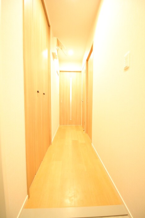 物件内観写真2　(玄関)