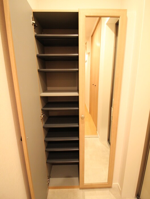 物件内観写真3　(靴箱)