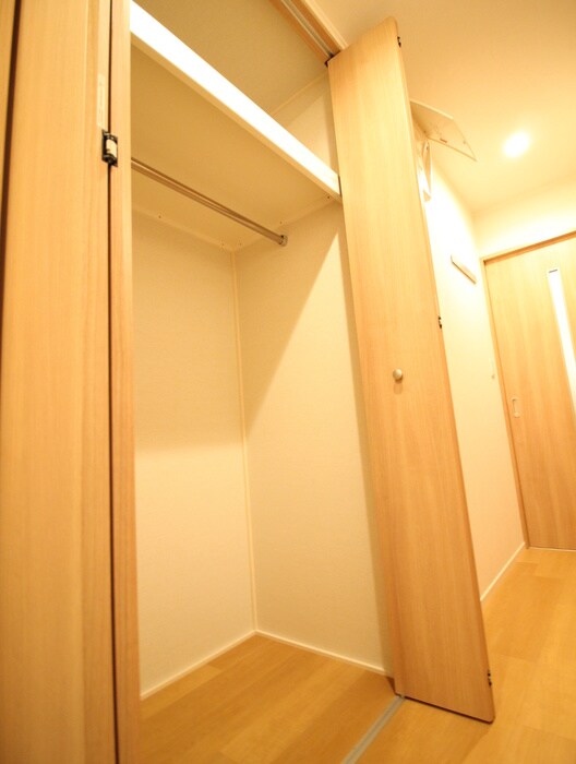 物件内観写真4　(収納)