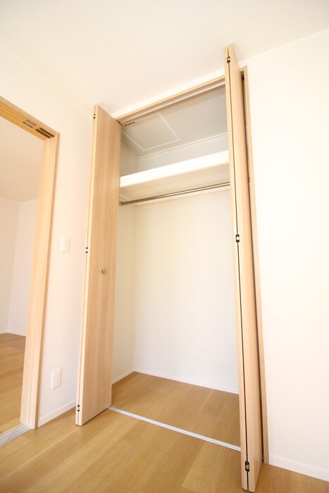 物件内観写真12　(収納)