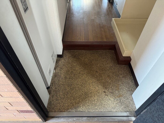 物件内観写真19　(玄関)