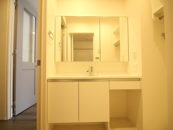 物件内観写真11　(洗面)