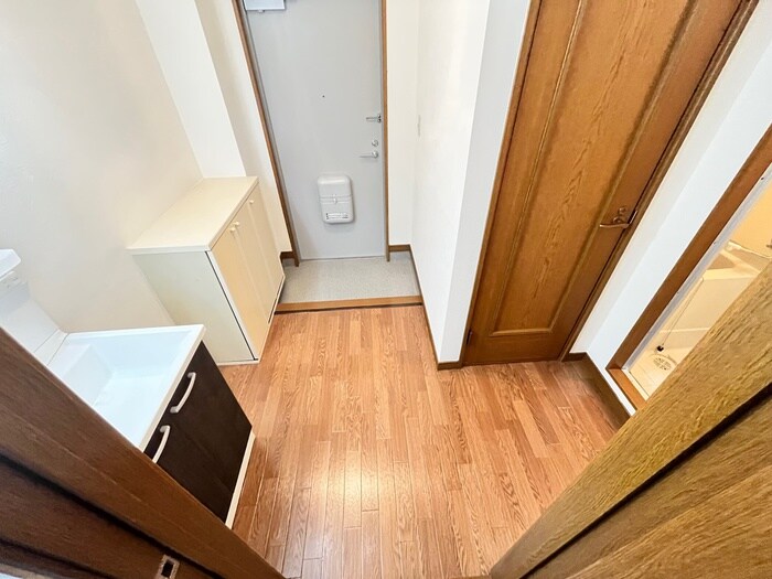 物件内観写真9　(廊下)