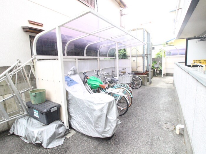 物件外観写真3　(駐輪場)